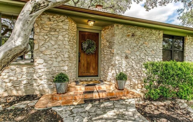 4-bedroom rental at 17118 Sugar Crest Dr in San Antonio, TX — photo 2