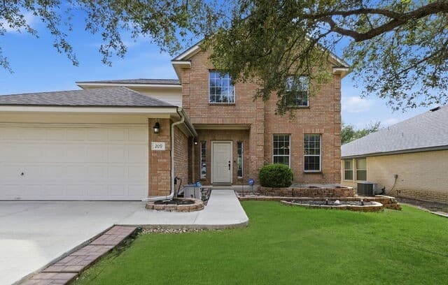 4-bedroom home for sale at 209 Summit View in Cibolo TX