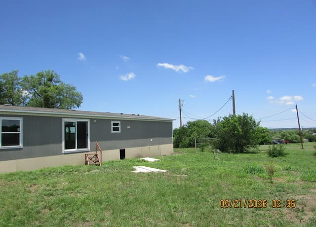 3-bedroom rental at 903 Cr 561 in Castroville, TX — photo 5