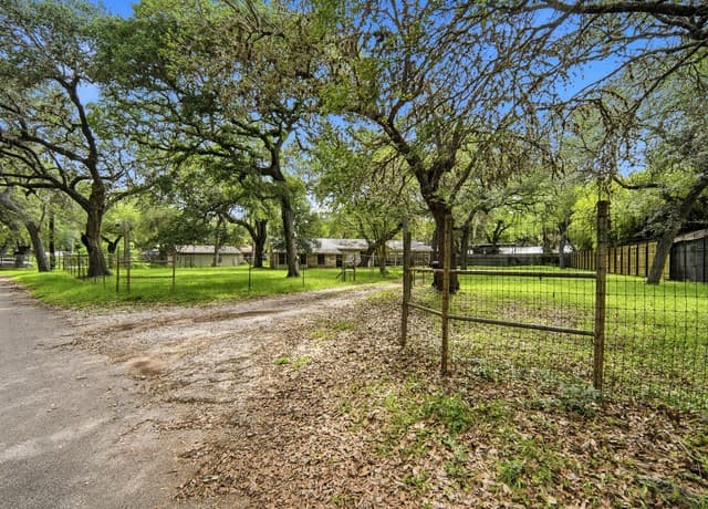 Home for sale at 19214 Grey Forest in Helotes, TX — photo 2