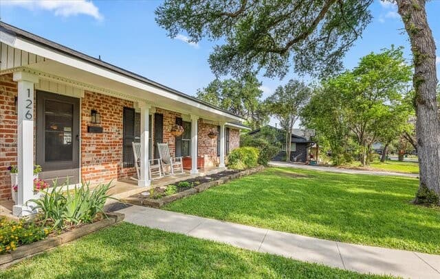 3-bedroom rental at 126 Kenwood Ave in Boerne, TX — photo 3
