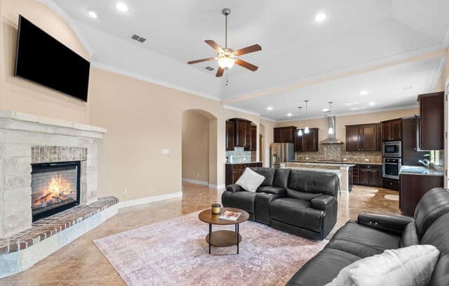 5-bedroom rental at 28710 Kings Gate in Boerne, TX — photo 3