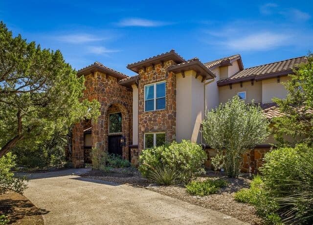 5-bedroom rental at 14950 Iron Horse Way in Helotes, TX — photo 1
