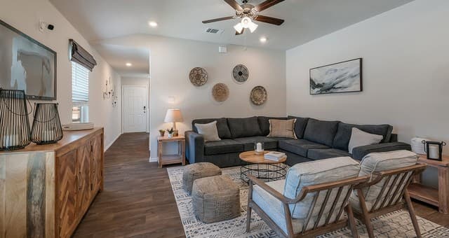 3-bedroom rental at 1324 Capitol Reef in San Antonio, TX — photo 3