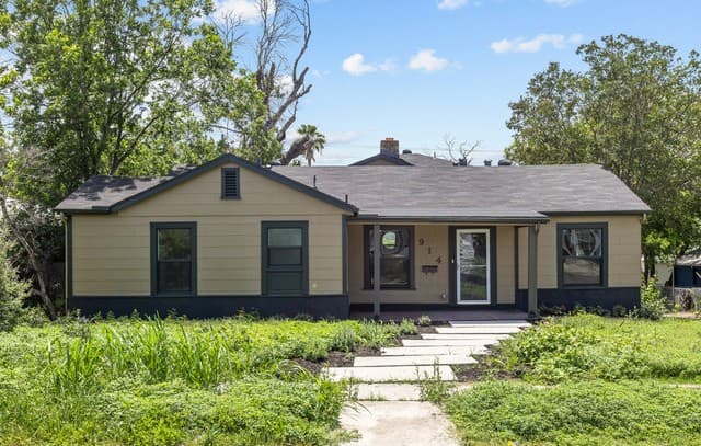 4-bedroom rental at 914 Halliday Ave in San Antonio, TX — photo 1