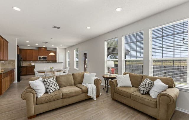 5-bedroom rental at 228 Winding Riv in Boerne, TX — photo 5