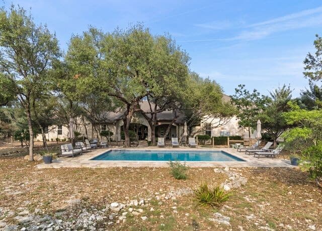 5-bedroom rental at 8 Winged Foot in Boerne, TX — photo 5