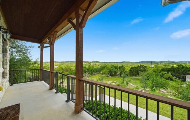 3-bedroom rental at 12458 Crow Rnch in Boerne, TX — photo 3