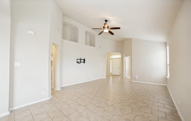 3-bedroom rental at 724 Smooth Wine in Cibolo, TX — photo 4