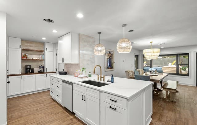 4-bedroom rental at 344 Prinz Dr in San Antonio, TX — photo 3