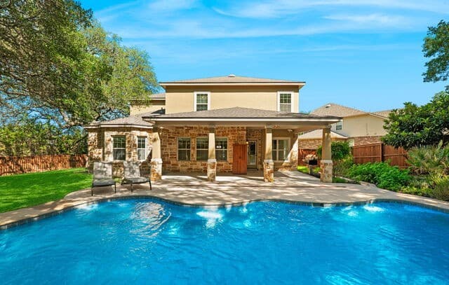 5-bedroom rental at 221 Windsor Dr in Boerne, TX — photo 1