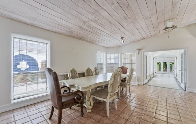 3-bedroom rental at 1221 Encino Dr in Pleasanton, TX — photo 4