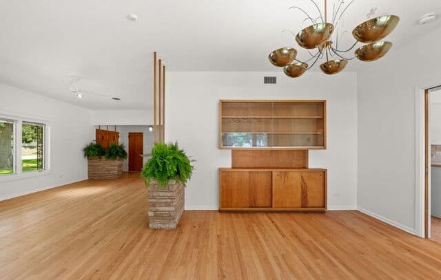 3-bedroom rental at 334 W Lynwood in San Antonio, TX — photo 4