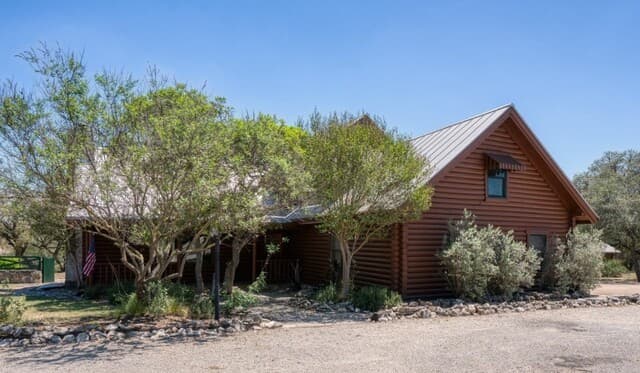 3-bedroom home for sale at 513 River View Dr. in Bandera TX