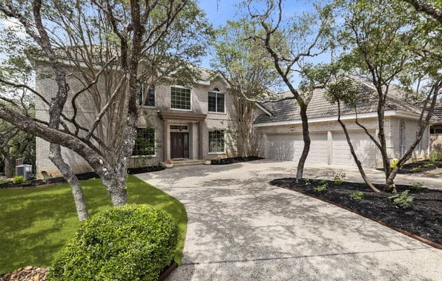 5-bedroom rental at 12415 Winding Branch in San Antonio, TX — photo 2