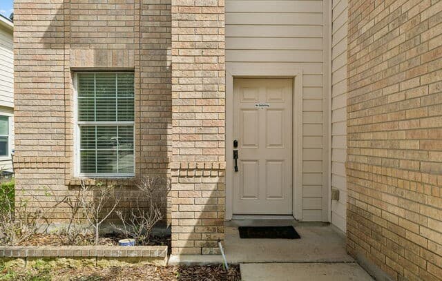 Home for sale at 328 Wagon Wheel Way in Cibolo, TX — photo 5