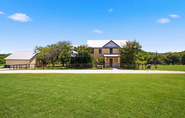 5-bedroom home for sale at 8 Walnut Grove Rd in Boerne TX