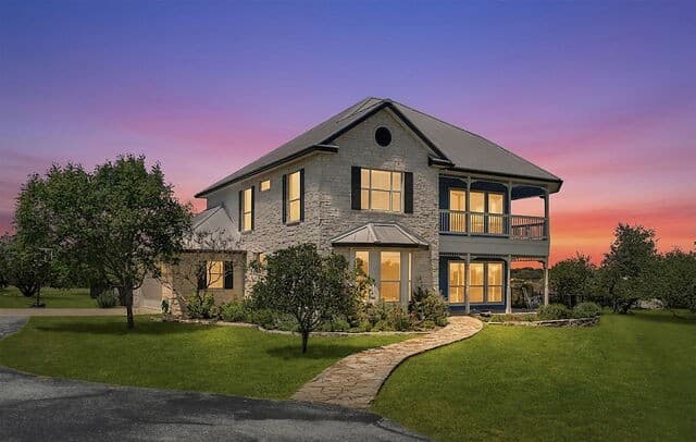 4-bedroom rental at 301 Mexican Hat in Spring Branch, TX — photo 1