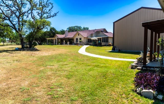 3-bedroom rental at 265 Firewheel Dr in Bandera, TX — photo 5