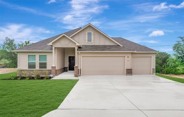 4-bedroom home for sale at 117 Greeley Drive in Floresville TX