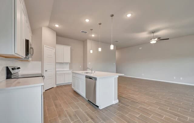 Home for sale at 117 Greeley Drive in Floresville, TX — photo 5