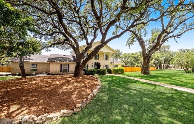 4-bedroom rental at 29279 Seabiscuit Dr in Boerne, TX — photo 4