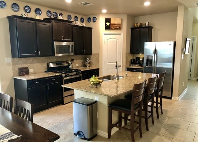 4-bedroom rental at 10352 Shadowy Dusk in Schertz, TX — photo 5