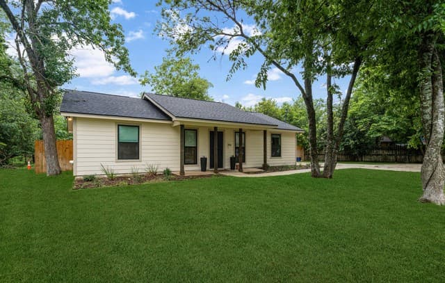 Home for sale at 324 Ebner St in Boerne, TX — photo 1