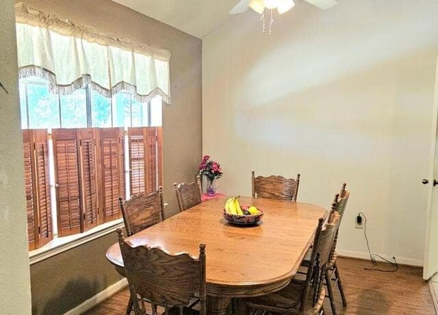 Home for sale at 214 Cherry Rdg in Floresville, TX — photo 5