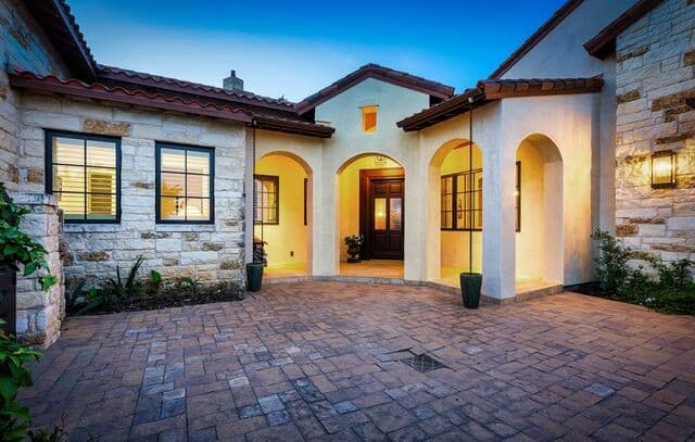 Home for sale at 8 Di Lusso in Boerne, TX — photo 4
