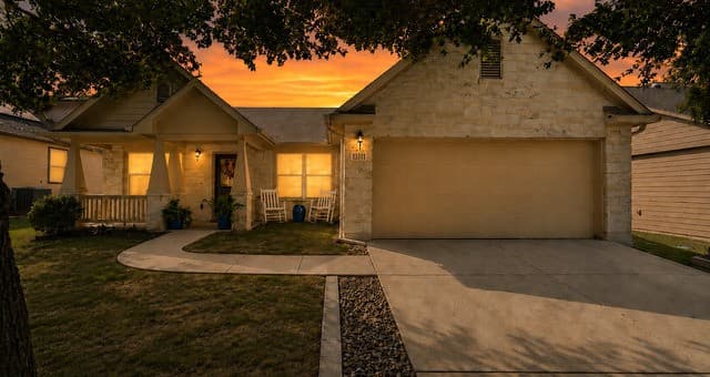 4-bedroom home for sale at 13511 Biltmore Lks in Live Oak TX