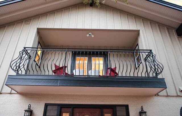 5-bedroom rental at 107 Wickford Way in Castle Hills, TX — photo 4