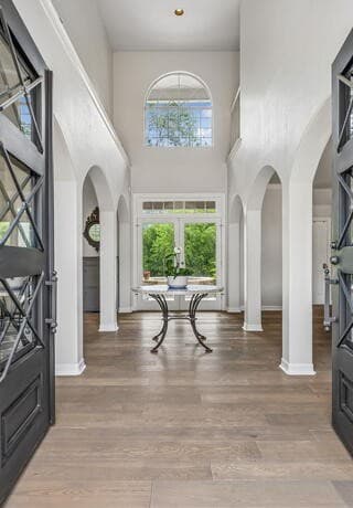 5-bedroom rental at 9250 Marymont Park in San Antonio, TX — photo 3