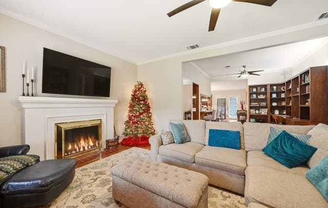 3-bedroom rental at 237 Thorain Blvd in San Antonio, TX — photo 3