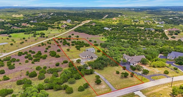 3-bedroom rental at 323 Bosque Rdg in Spring Branch, TX — photo 1