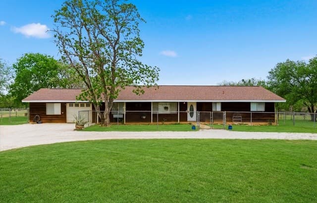 3-bedroom rental at 144 Oak Park Rd in Adkins, TX — photo 1