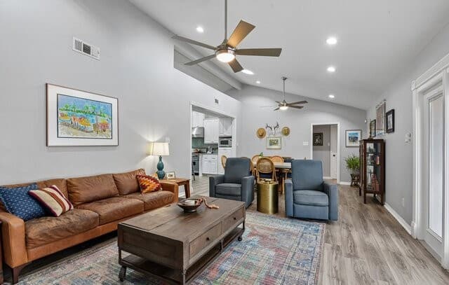 3-bedroom rental at 7306 Robin Rest Dr in San Antonio, TX — photo 5