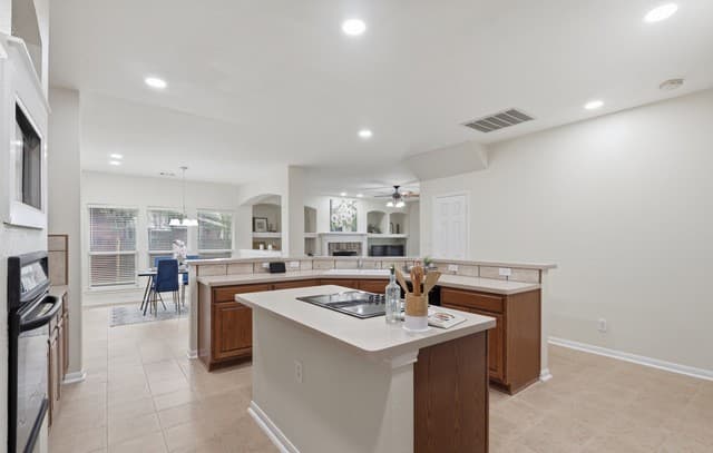 Home for sale at 13515 Bluffton Park in San Antonio, TX — photo 5