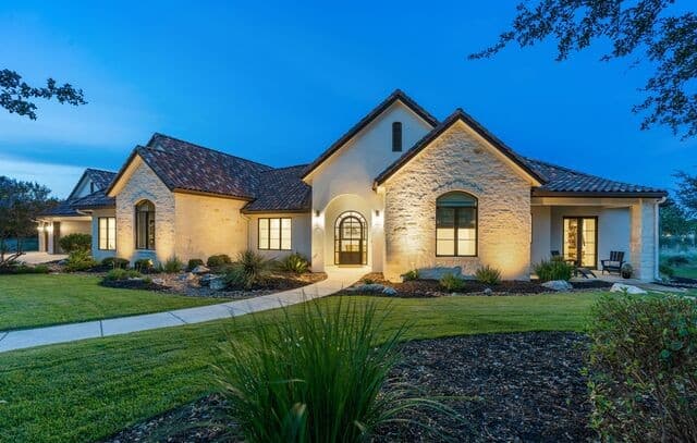 3-bedroom rental at 12 Escena in Boerne, TX — photo 3
