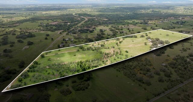 4-bedroom rental at 6603 Fm 2579 in Floresville, TX — photo 2