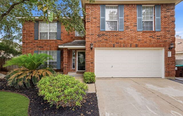 4-bedroom rental at 11915 Drought Pass in Helotes, TX — photo 2