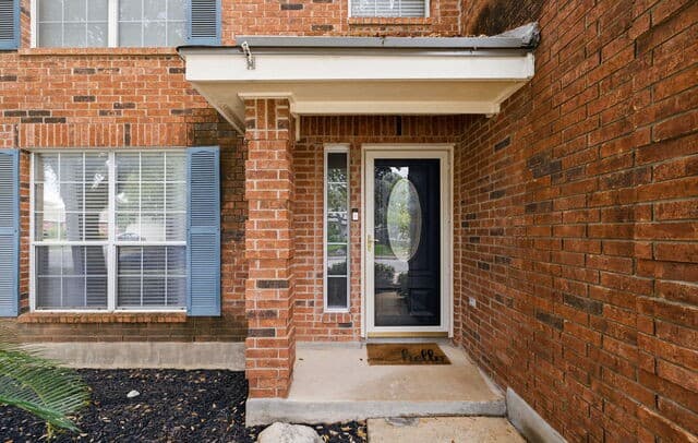 4-bedroom rental at 11915 Drought Pass in Helotes, TX — photo 3