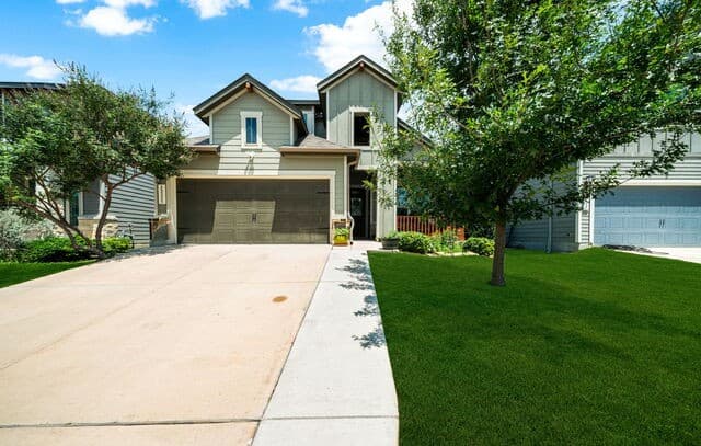 3-bedroom rental at 13331 Badlands Bnd in St Hedwig, TX — photo 2