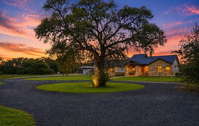 3-bedroom rental at 204 Seewald Rd in Boerne, TX — photo 2