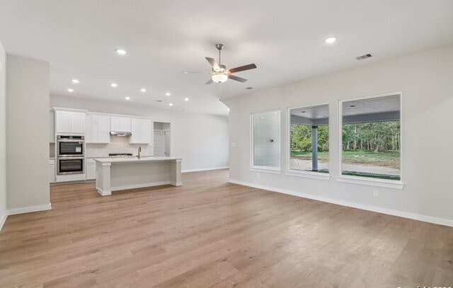 Home for sale at 549 Alta Vista Drive in Pleasanton, TX — photo 3