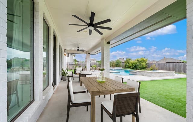 4-bedroom rental at 30137 Valley Run in Fair Oaks Ranch, TX — photo 2