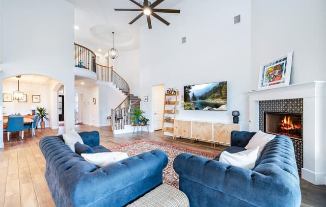 4-bedroom rental at 30137 Valley Run in Fair Oaks Ranch, TX — photo 3