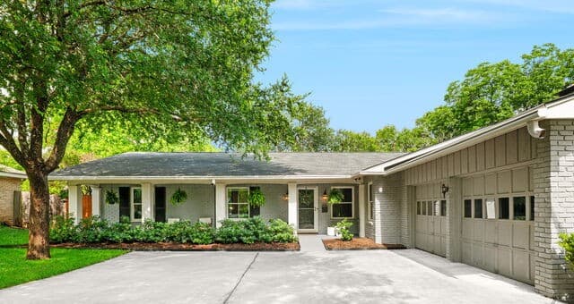 4-bedroom rental at 7511 Bridgewater in San Antonio, TX — photo 2