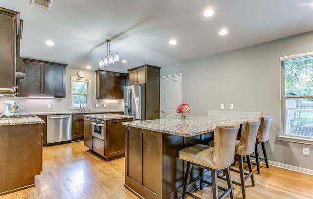 4-bedroom rental at 411 Garraty Rd in Terrell Hills, TX — photo 4