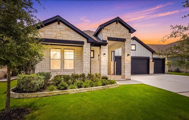 4-bedroom rental at 11625 Hollering Pass in Schertz, TX — photo 3